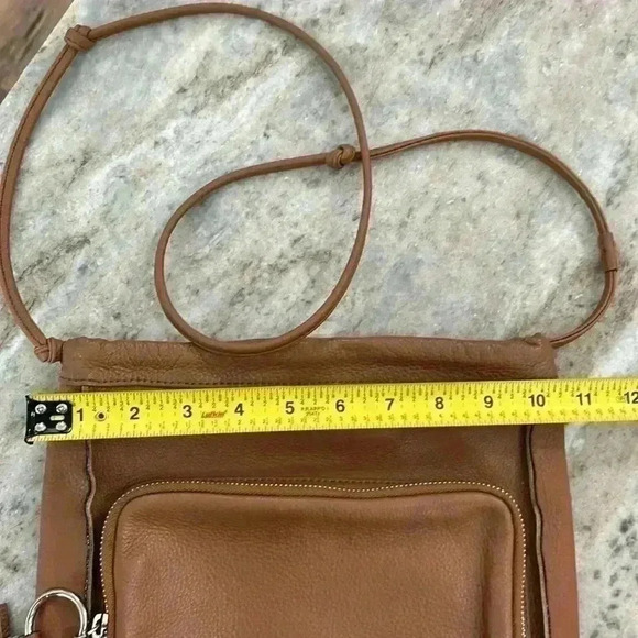 Sanctuary Women’s Crossbody purse light brown. 100%leather magnetic top closure - Picture 10 of 11